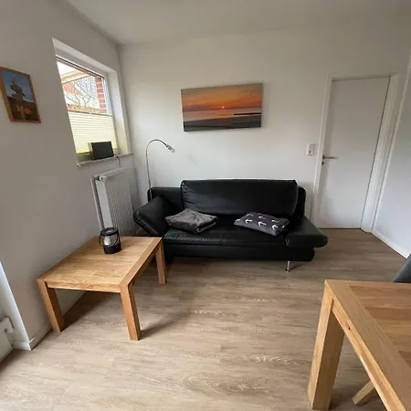 Strand-idylle-bungalow-links * Borkum